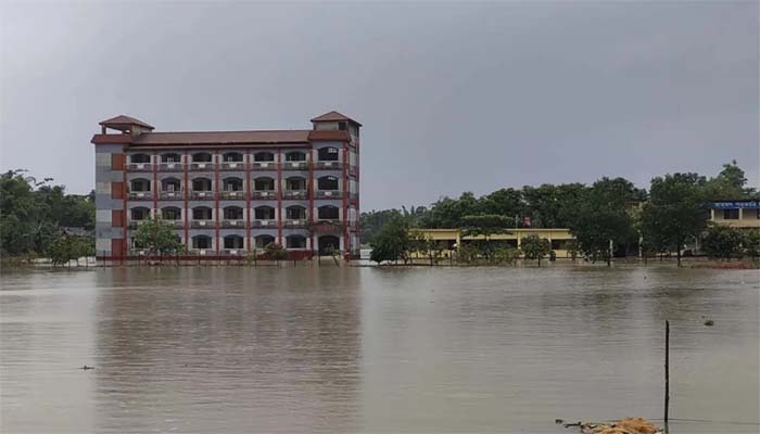 সিলেটে বিপৎসীমার ওপরে ৫ নদী, তলিয়ে গেছে রাস্তাঘাট-বাড়িঘর