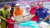 জাফলংয়ে শতাধিক শিক্ষার্থীকে স্কুলড্রেস ও ব্যাগ বিতরণ