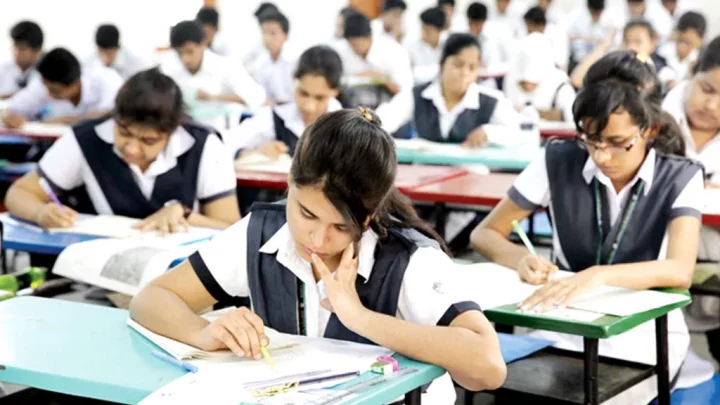 বিক্ষোভের মুখে এইচএসসির বাকি পরীক্ষা বাতিল