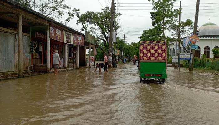জুড়ীতে বন্যা কবলিত ৩৮ গ্রাম, পানিবন্দি ৫ হাজার পরিবার