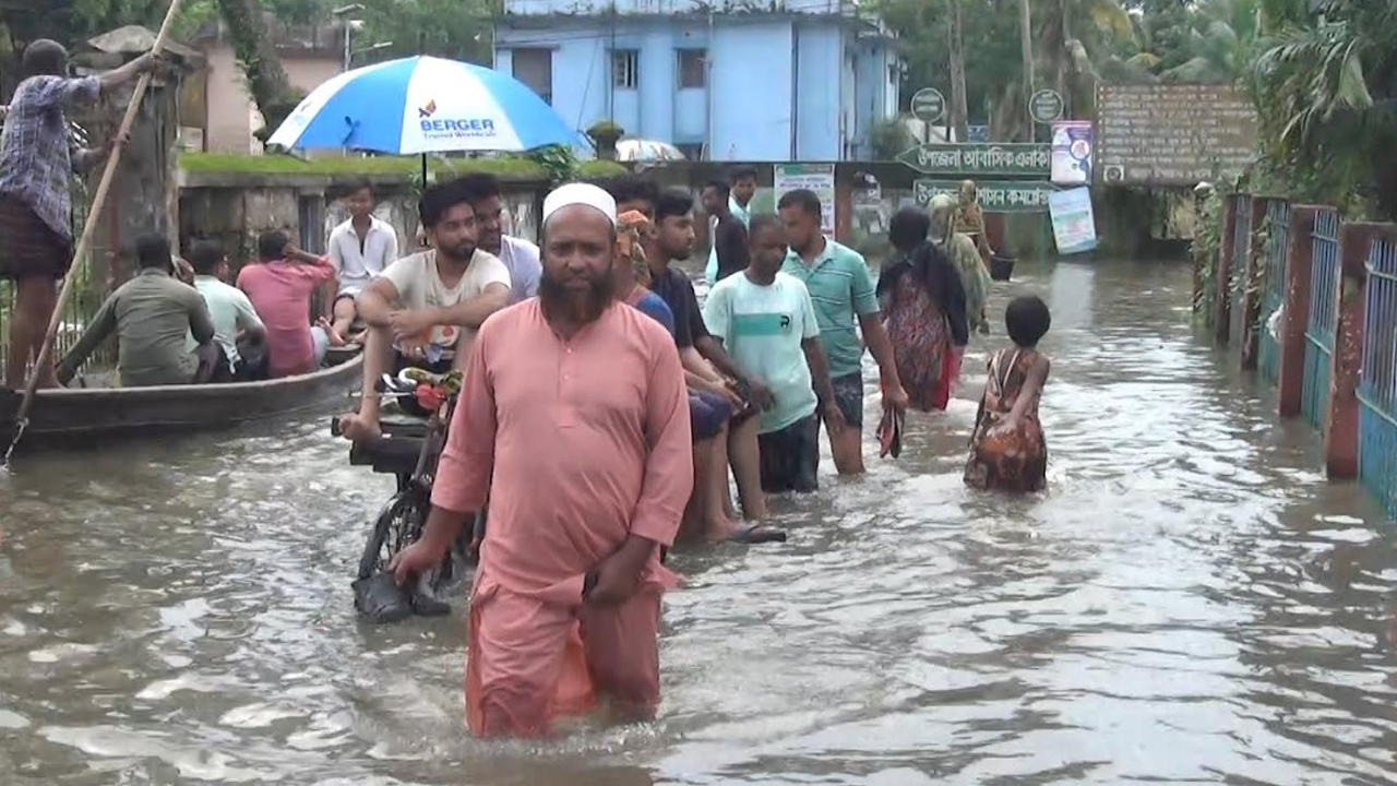 মৌলভীবাজারে বন্যা মোকাবিলায় জামায়াতের জরুরি হেল্পলাইন
