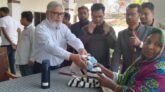 মাধবপুরে সায়হাম গ্রুপের শীতবস্ত্র বিতরণ
