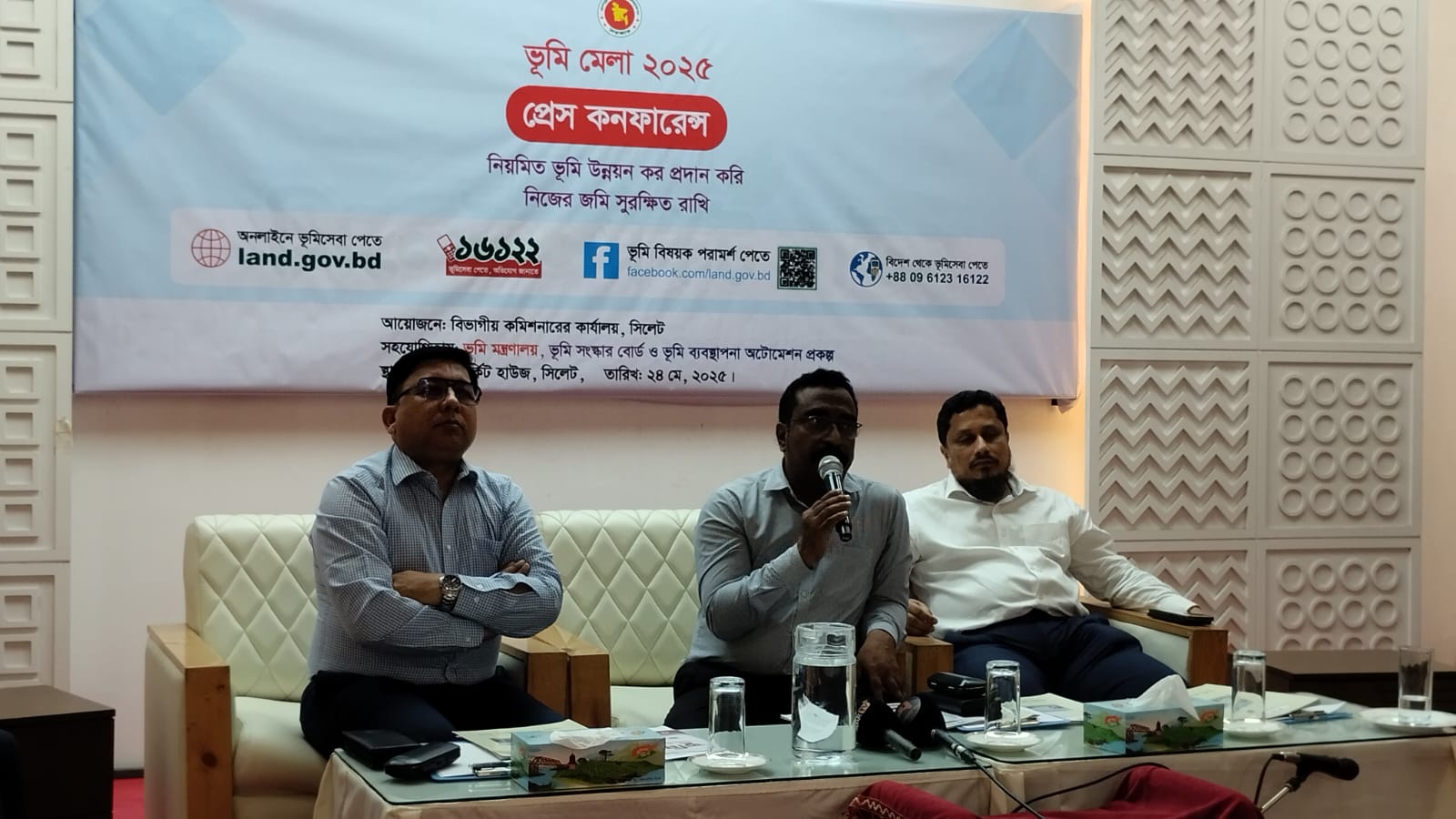 নাগরিকদের দালাল ও মধ্যসত্তভোগী মুক্ত করতে সরকার কাজ করছে