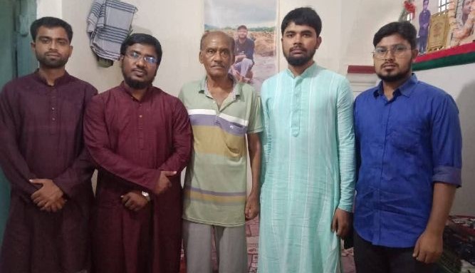 শহীদ রুদ্র সেনের পরিবারের সাথে শাবি শিবির নেতৃবৃন্দের সাক্ষাৎ