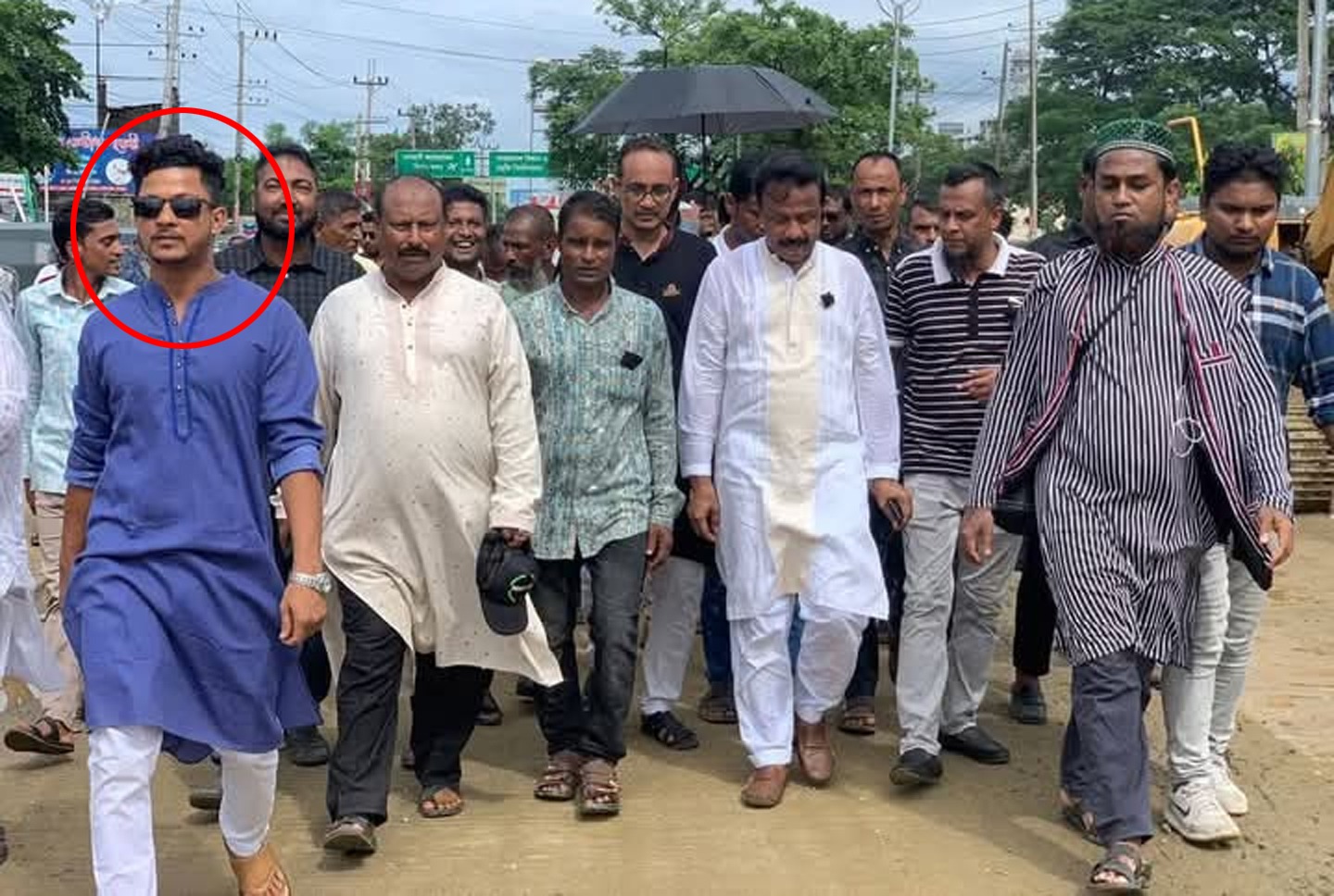 শিক্ষার্থীদের আন্দোলনে হামলাকারী আলোচিত যুবলীগ নেতা খুকু মেম্বার আটক