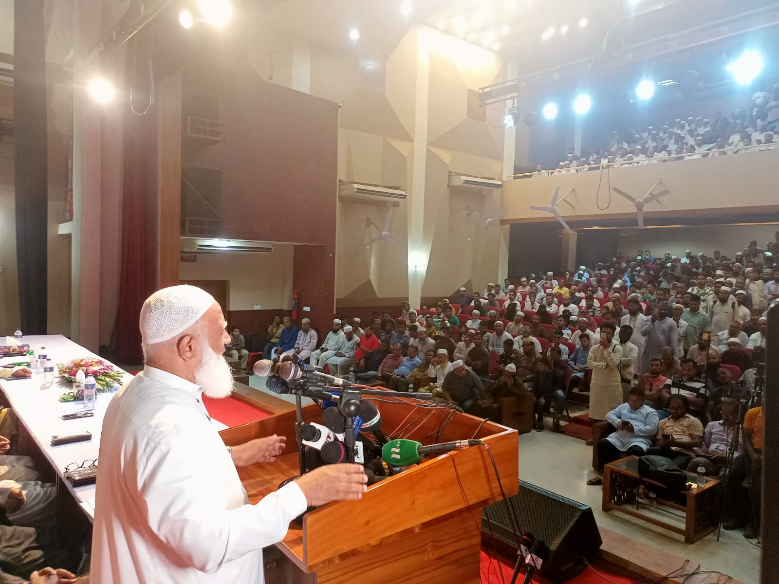 আমাদের দাদাবাড়ী পিসির বাড়ী নেই, বেগমপাড়ায়ও বাড়ী নেই – আমীরে জামায়াত