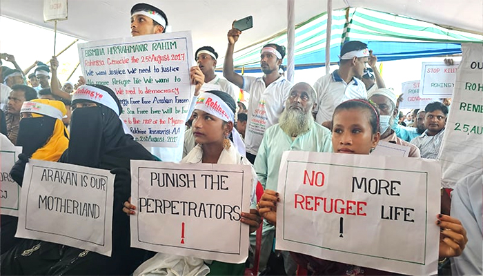 রোহিঙ্গা অনুপ্রবেশের আট বছর : নিজ দেশে ফেরার আকুতি
