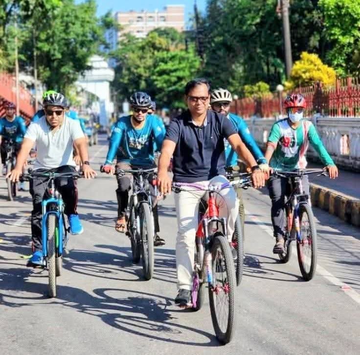 পর্যটনে তারণ্য উৎসব উদ্বোধন:  সাইক্লিং প্রতযোগিতার নেতৃত্বে জেলা প্রশাসক