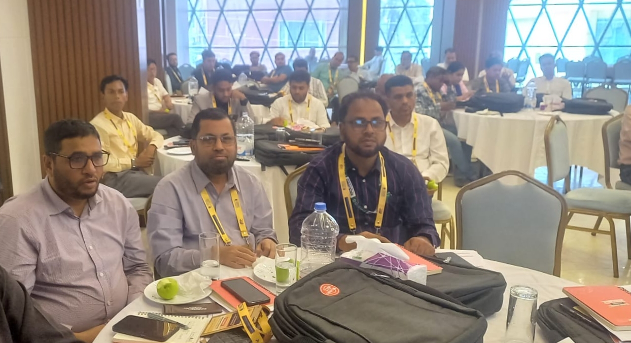 টিআইবি আয়োজিত অনুসন্ধানী সাংবাদিকতা প্রশিক্ষণে অংশগ্রহণকারীদের একাংশ