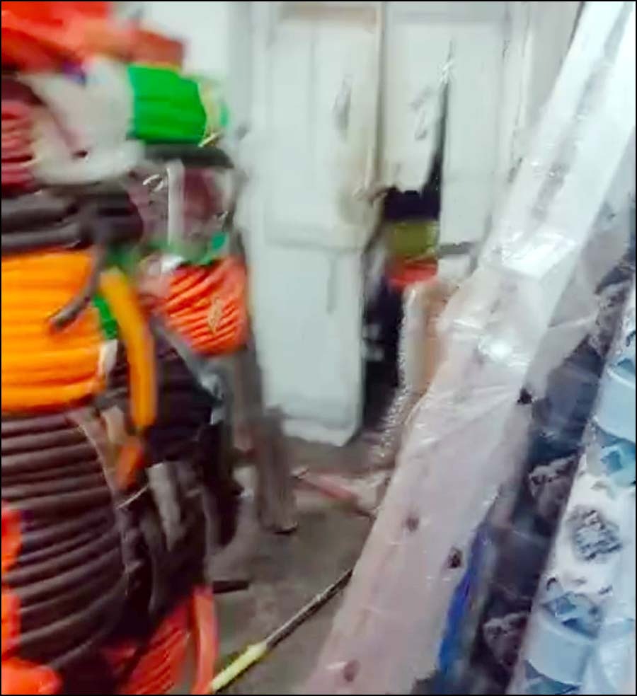 মহাজনপট্টিতে ব্যবসা প্রতিষ্ঠানে হামলা, আহত ব্যবসায়ী