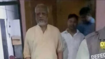 বীর মুক্তিযোদ্ধা মেজর আক্তারুজ্জামান গ্রেফতার