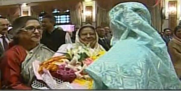শেখ হাসিনাকে রেহানার শুভেচ্ছা