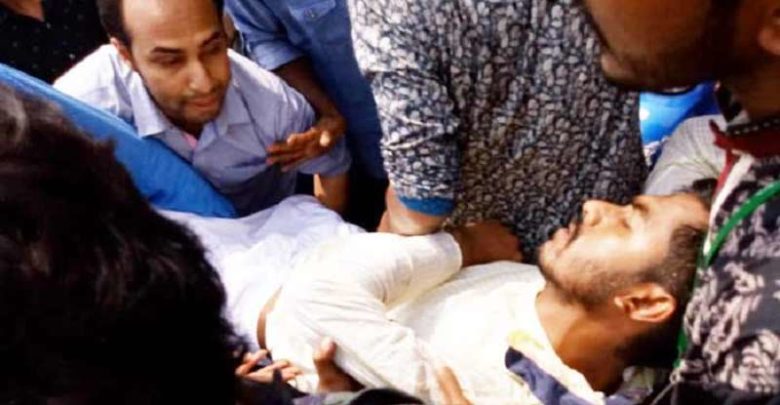 ডাকসু ভিপি নুরকে মারধর