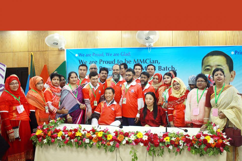 ‘উনি বলবেন সাদা, আমি বলছি অফ হোয়াইট- এখানে ঝগড়া করার কিছু নাইতো, বাই’