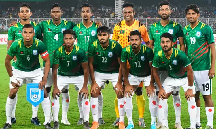 বিমান দুর্ঘটনা থেকে বেঁচে গেলেন জাতীয় দলের ফুটবলাররা