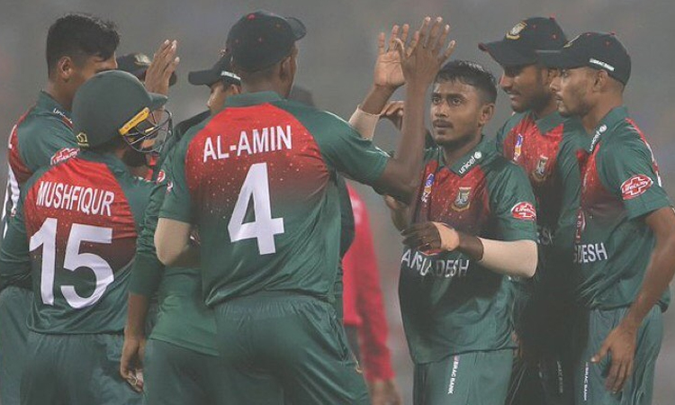 দিল্লি থেকে রাজকোটে টিম টাইগার