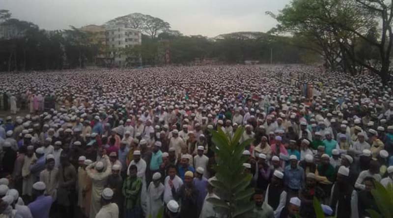 মুফতি জাকারিয়ার জানাযায় লাখো মানুষের উপস্থিতি